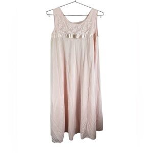 Shadowline Vintage women’s feminine Elegant Pink Lace Nightgown